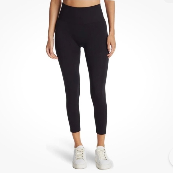 NWT Zella High Waist Seamless Textured 7/8 Leggings Black Size Small - Picture 13 of 13